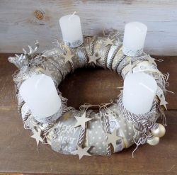   Adventi koszor szarvasfejjel, szalag zsinr dsztssel. 29x12cm